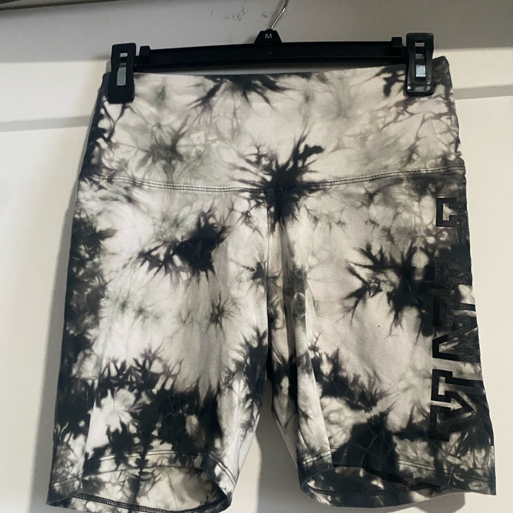 PINK Victoria's Secret Gray and White Tie Dye Biker Shorts